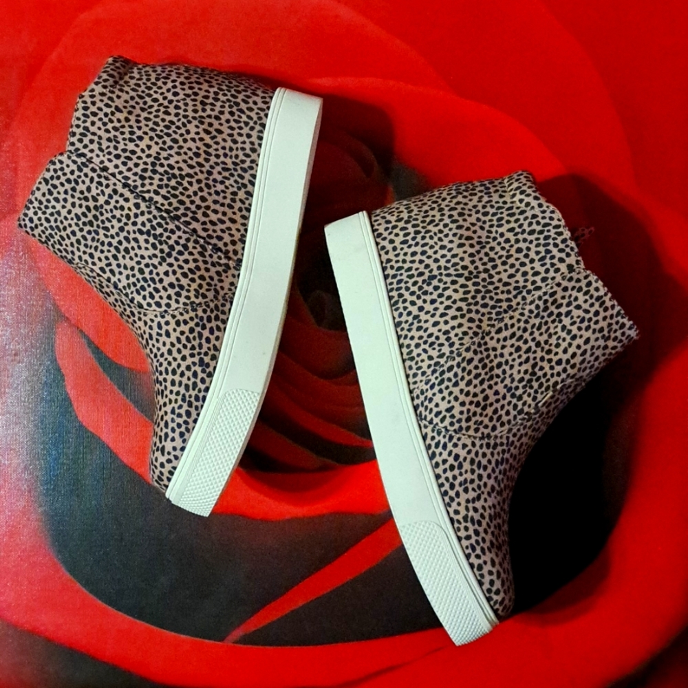 Universal Thread Boots - image 3